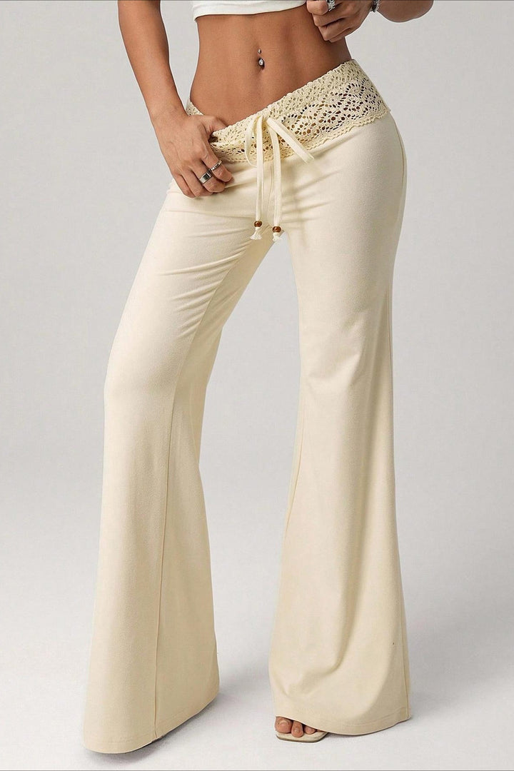 Damen Schlaghose mit Bindeband und Cut-Out in Vorderansicht