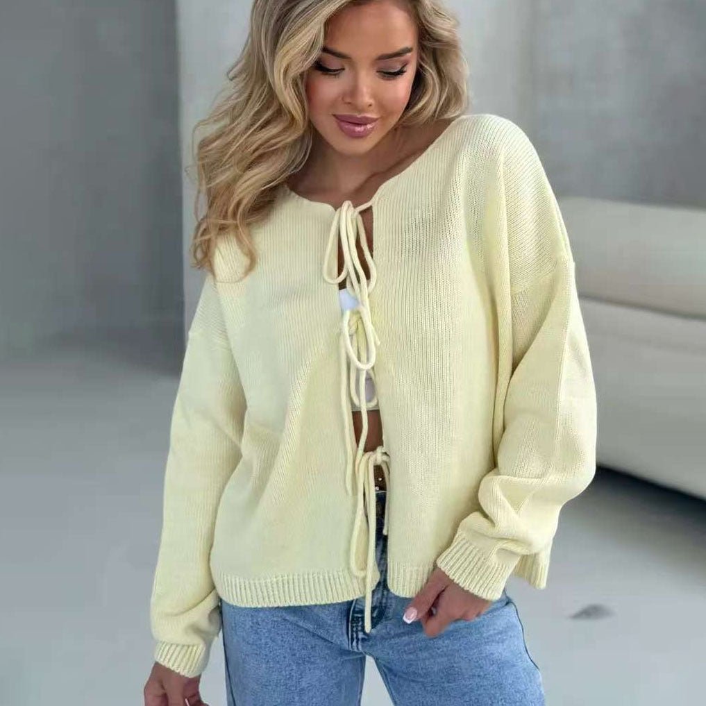 Schicker Kurzstrickjacke mit Schnürung