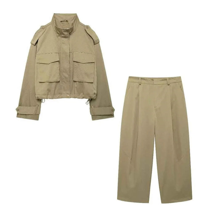 Lässige Cargo-Jacke mit verstellbaren Trägern und Taschenakzenten