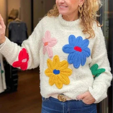 Eleganter Blumenkunstpullover für gemütlichen Saisonstil