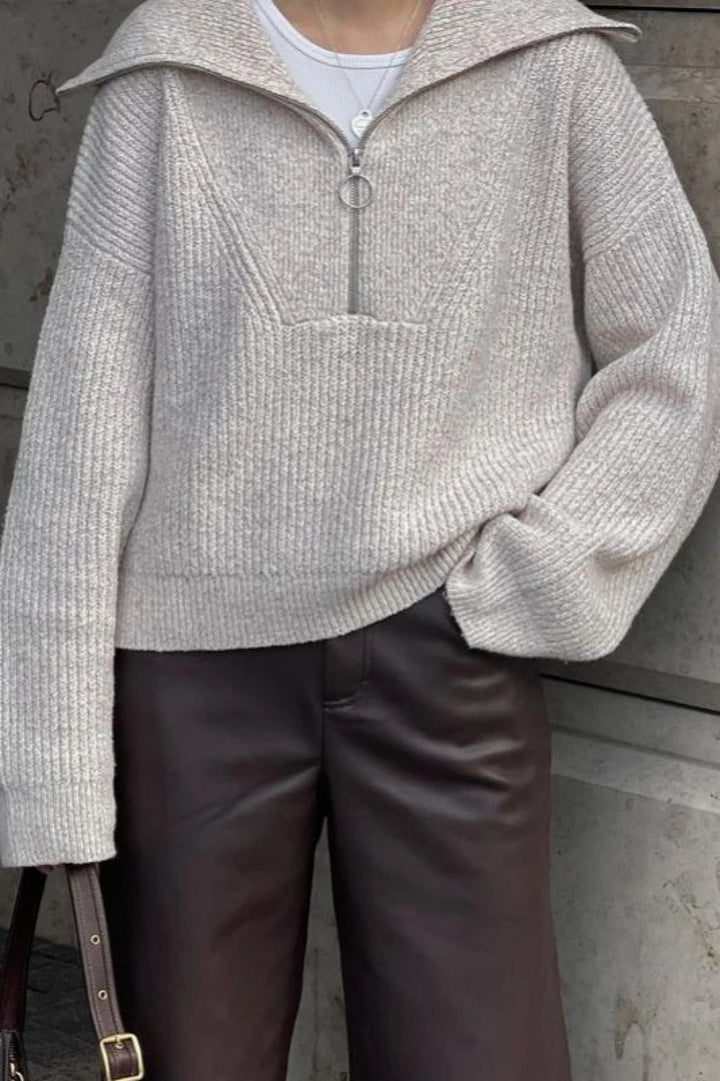 Locker sitzender Pullover mit V-Ausschnitt