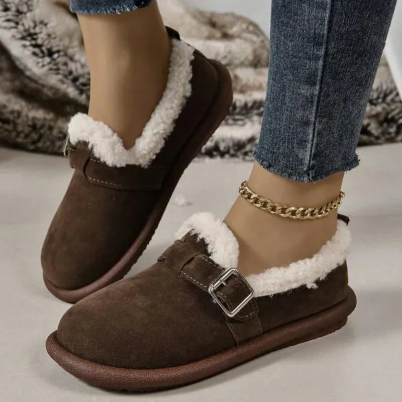 Gemütliche gefütterte Slip-On Ballerinas mit Schnallenriemen