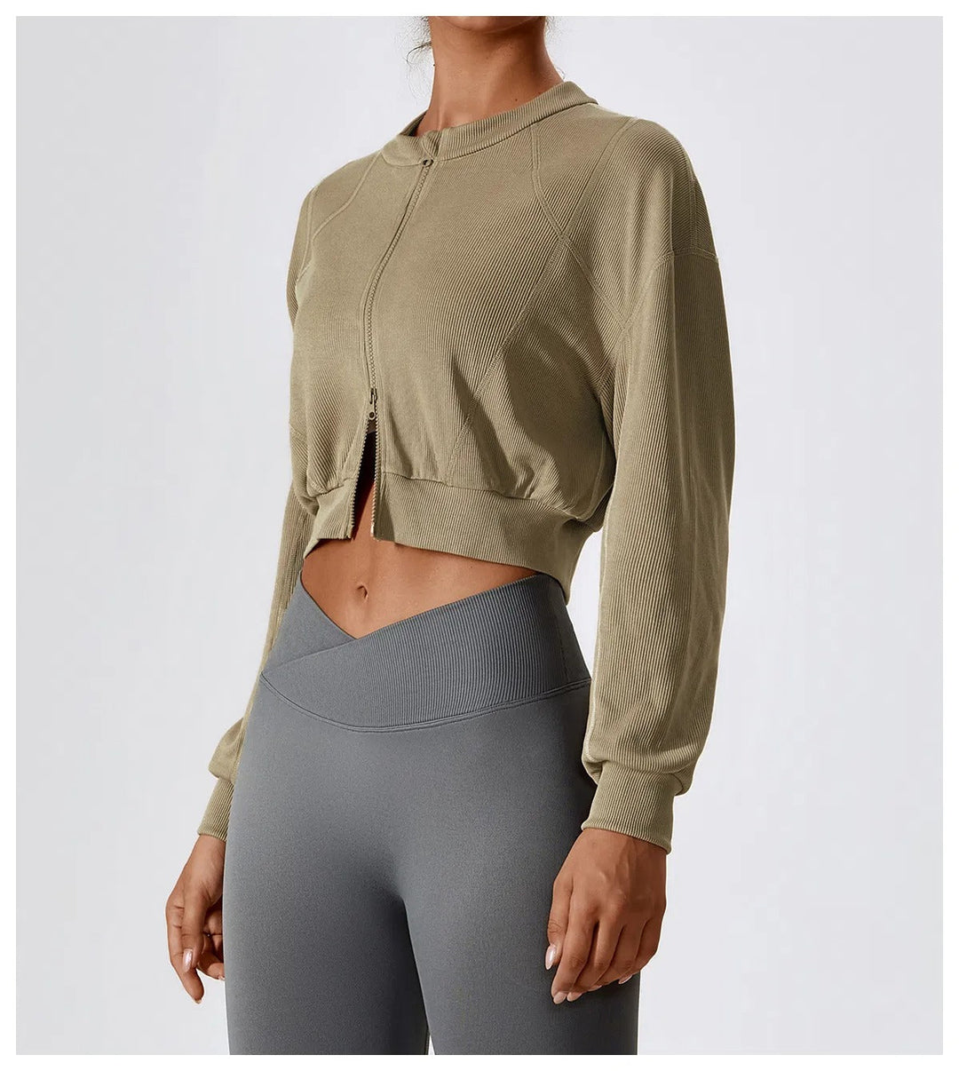 Gemütliches geripptes Crop-Sweatshirt mit Reißverschluss