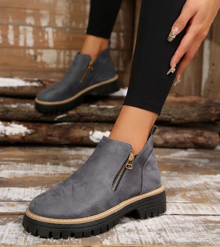 Damen-Stiefeletten als Paar mit rundem Zehenbereich und Plateausohle