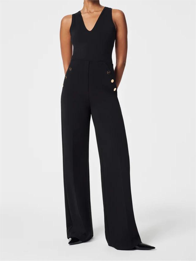 High-waisted, wide-cut trousers with hidden tummy comfort 