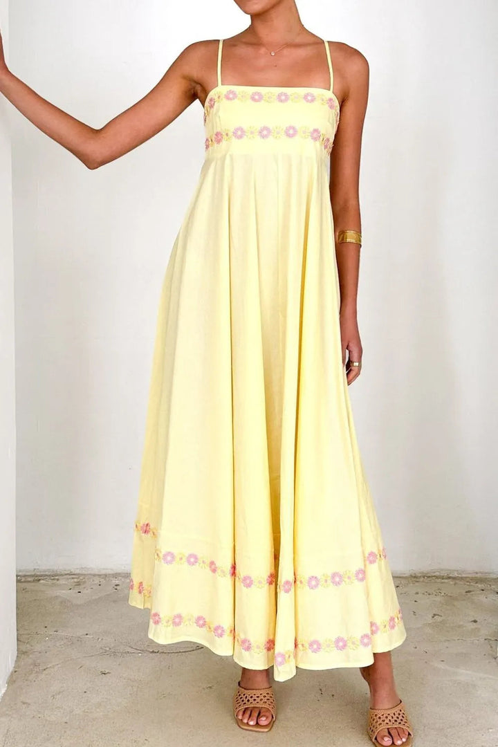 Maxikleid aus Satin mit Blumenstickerei