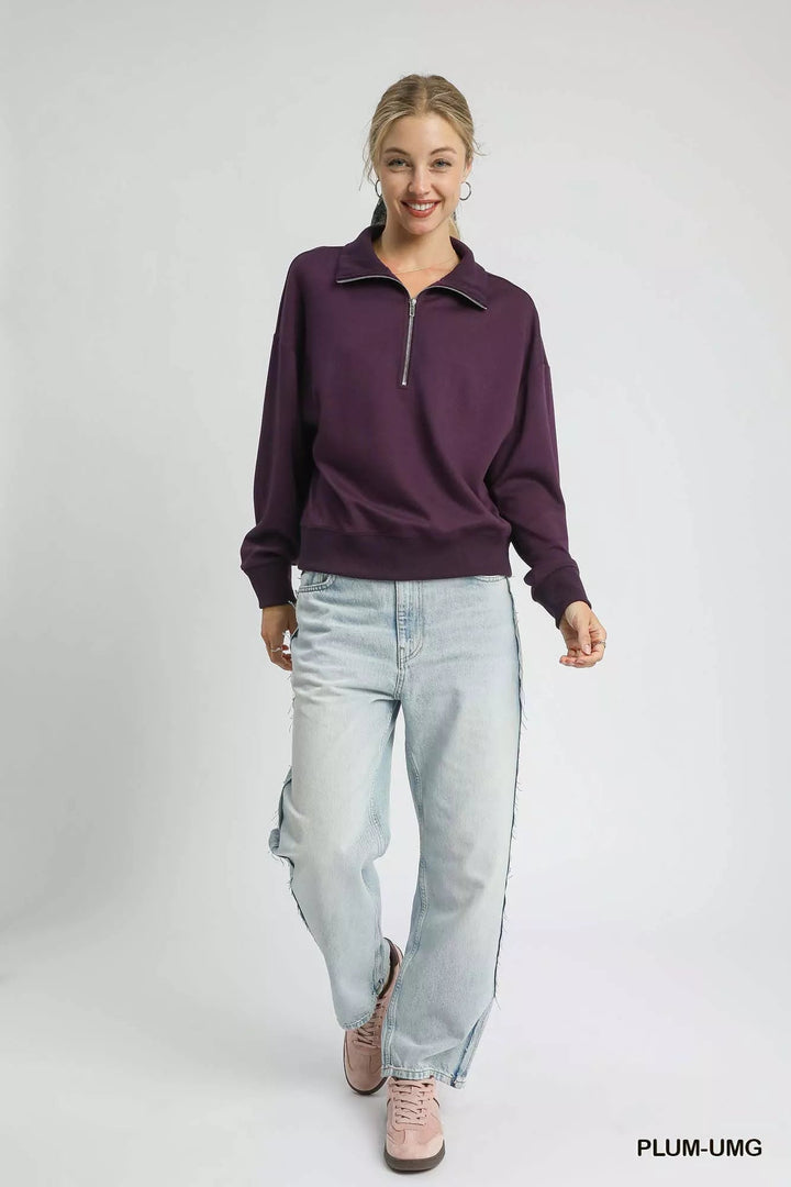 Lässiger kuscheliger Pullover mit halbem Reißverschluss