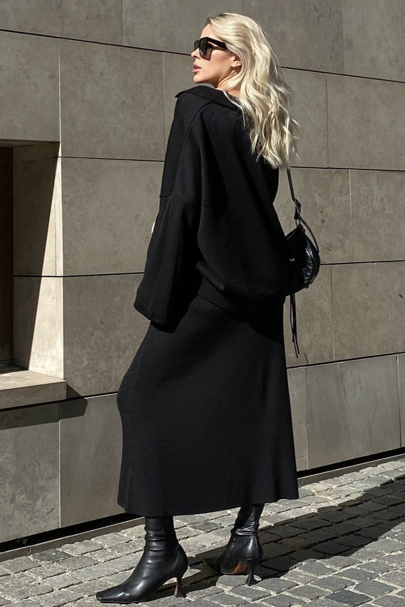 Zweiteiliges Strickoutfit für Damen mit Pullover und Rock