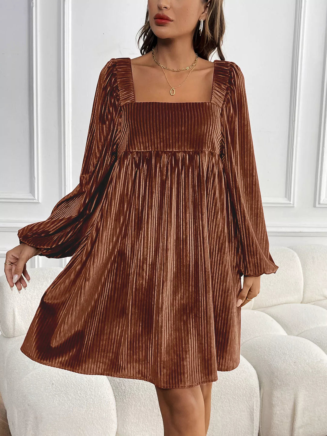 Damen Samtkleid Mit Quadratischem Ausschnitt