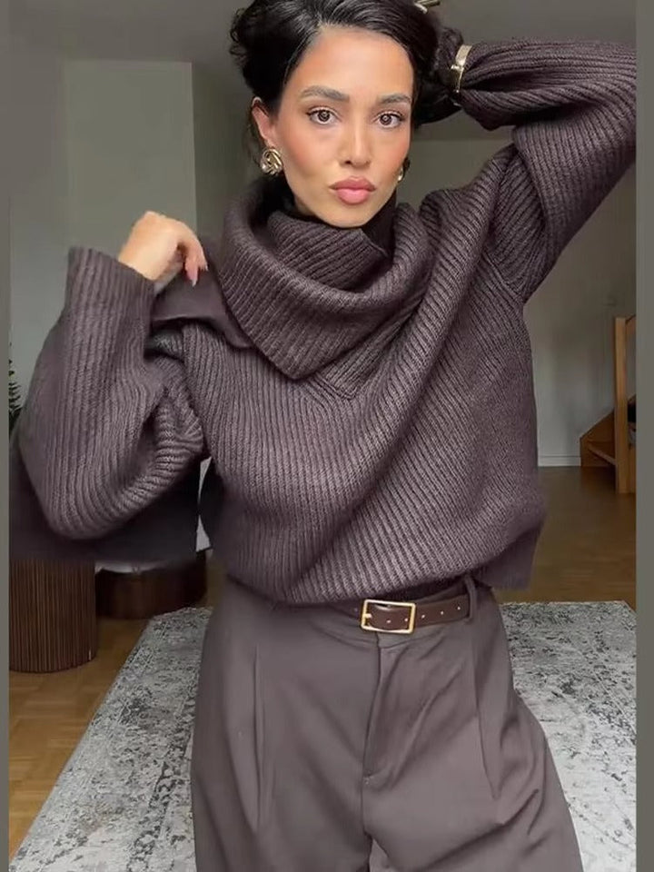 Schokoladenbrauner gerippter Pullover mit angenähtem Schal