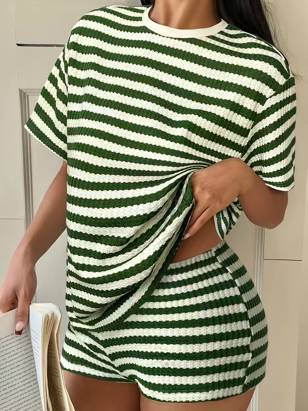 Gestreiftes Rundhals-T-Shirt und Shorts Freizeitset
