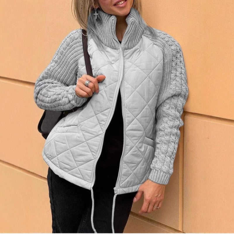 Gemütliche Steppjacke mit Strickärmeln für Damen