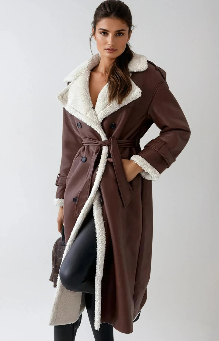 Eleganter langer Mantel mit kuscheligem Fleece-Kragen