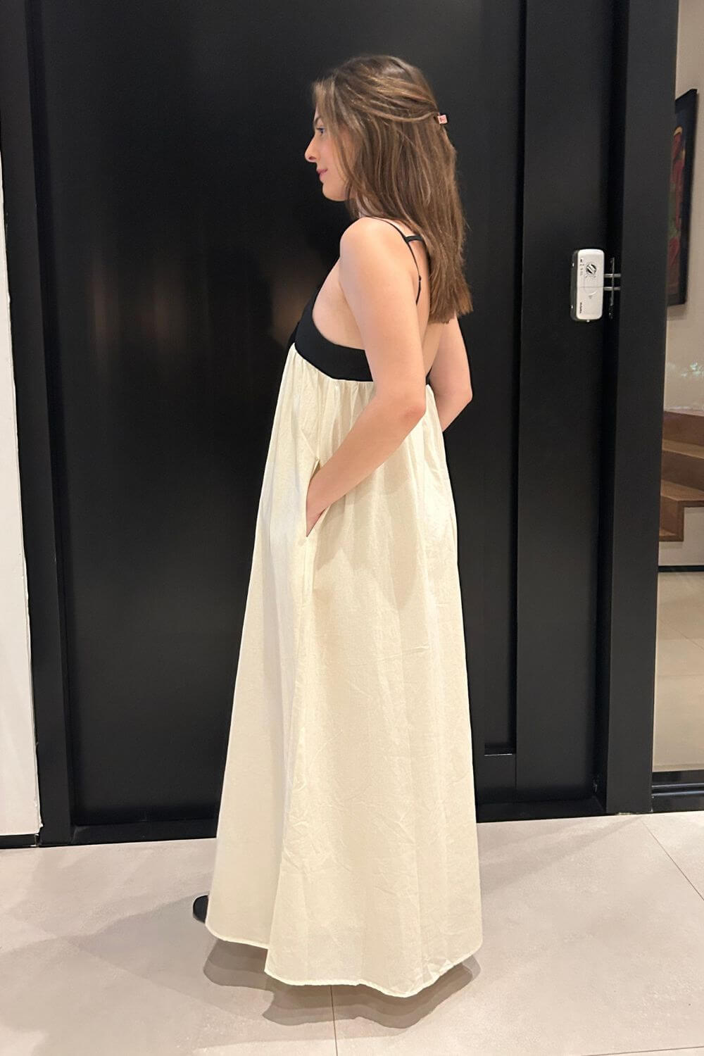 Midi-Kleid aus Leinen-Baumwoll-Mischung, lockere Passform, Schwarz und Weiß