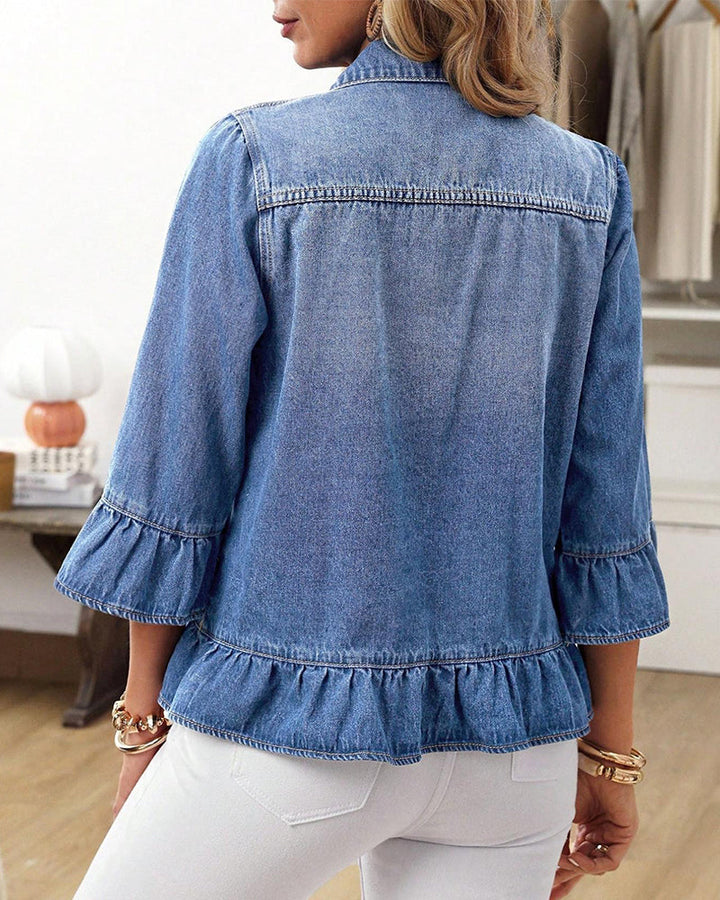 Damen-Jeansjacke mit 3/4-Ärmeln in seitlicher Ansicht