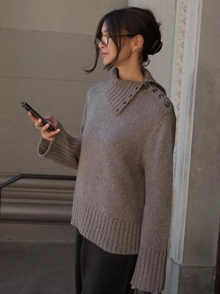 Gemütlicher Pullover mit Knopf-Stehkragen und lockerem Schnitt
