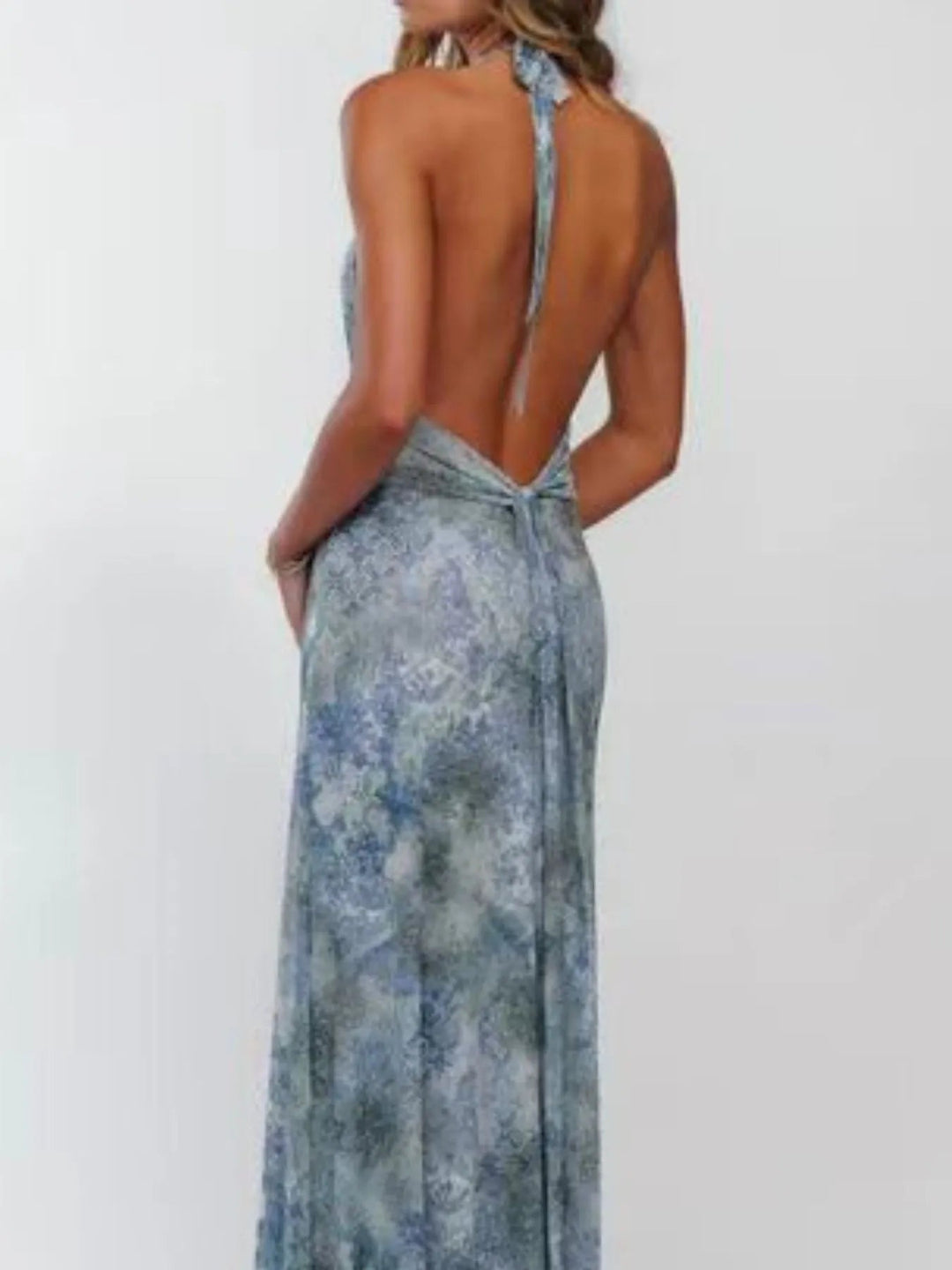 Maxikleid mit Blumenmuster, Neckholder und tiefem V-Ausschnitt