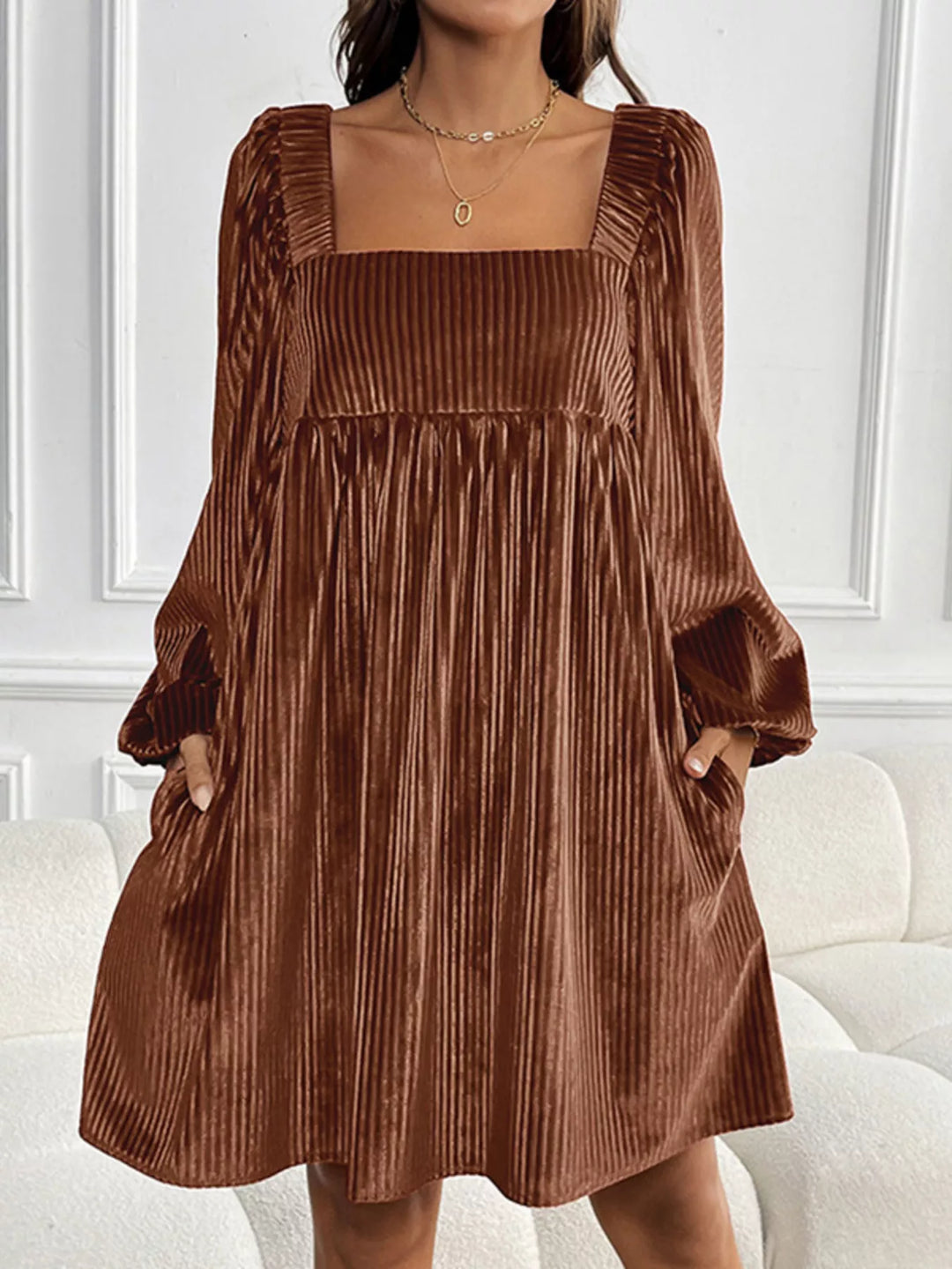 Elegantes Damenkleid aus Samt für festliche Anlässe