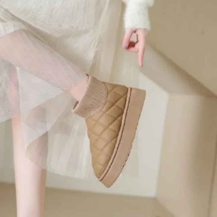 Gemütliche Strick-Socken-Booties mit dicker Sohle und warmer Innenfütterung