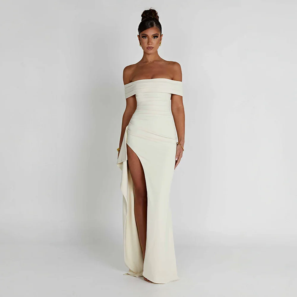 Maxi-Kleid mit seitlichem Schlitz und schulterfreiem Ausschnitt