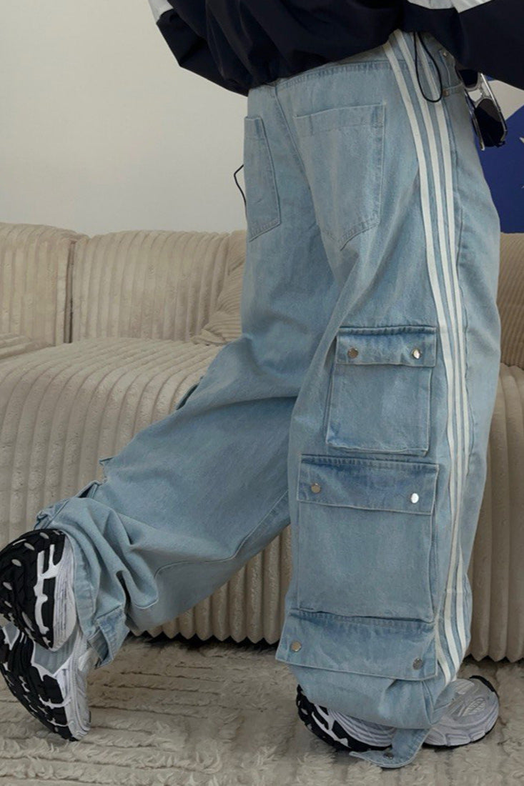 Damen weite gestreifte Denimhose in Rückansicht