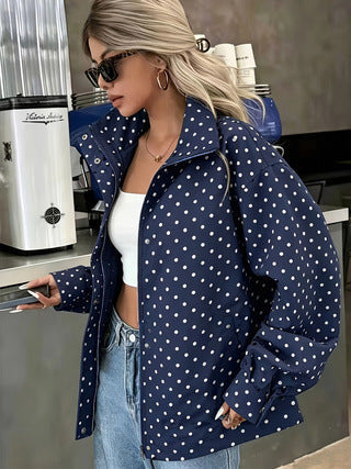 Damen-Kurzjacke als vielseitiges Outfit für den Alltag