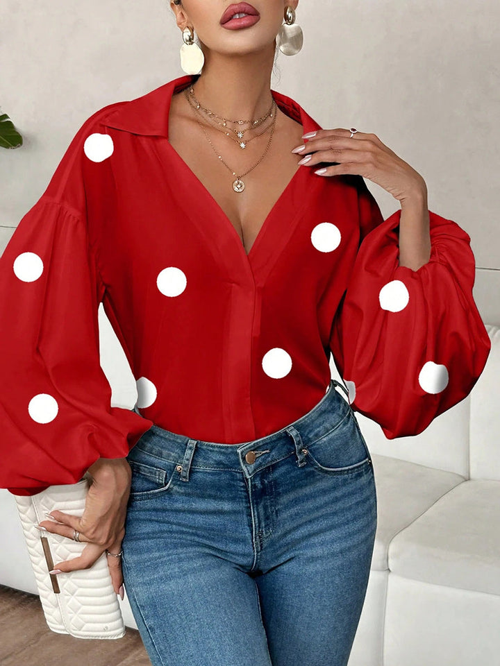 Damenbluse Mit Polka Dots Und Plissee Locker Geschnitten