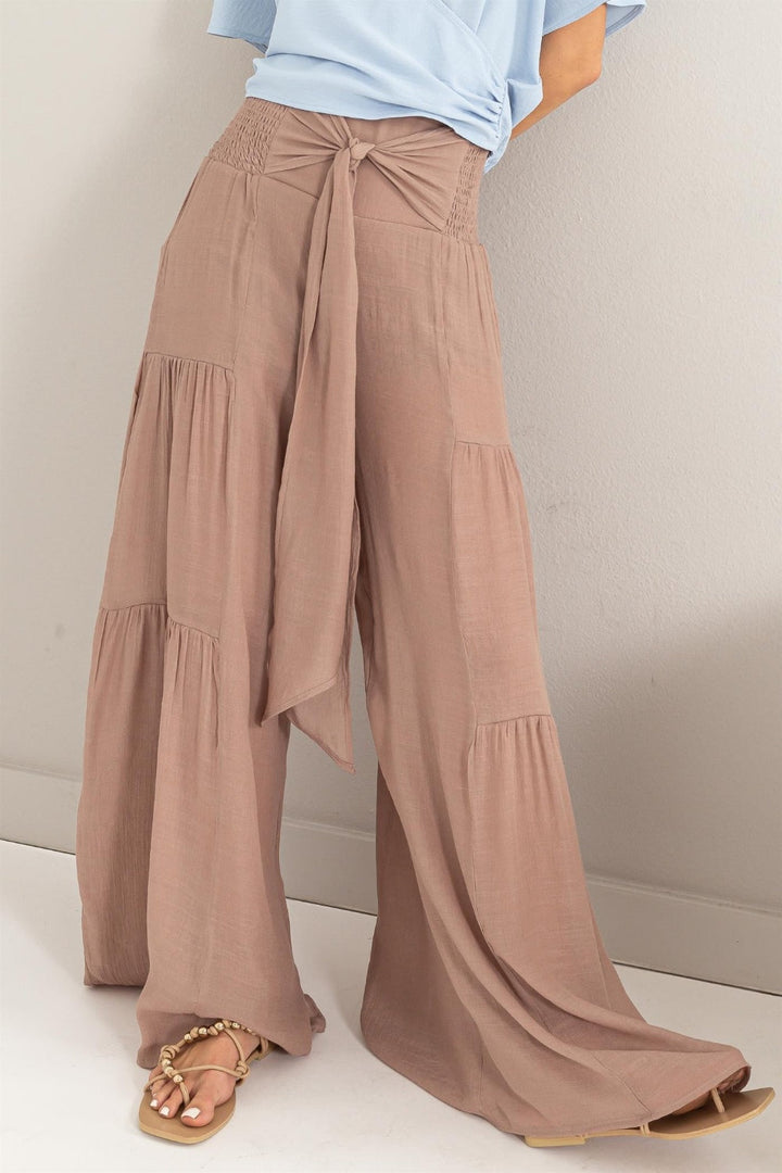 Weite Hose mit vorderer Bindung für Damen