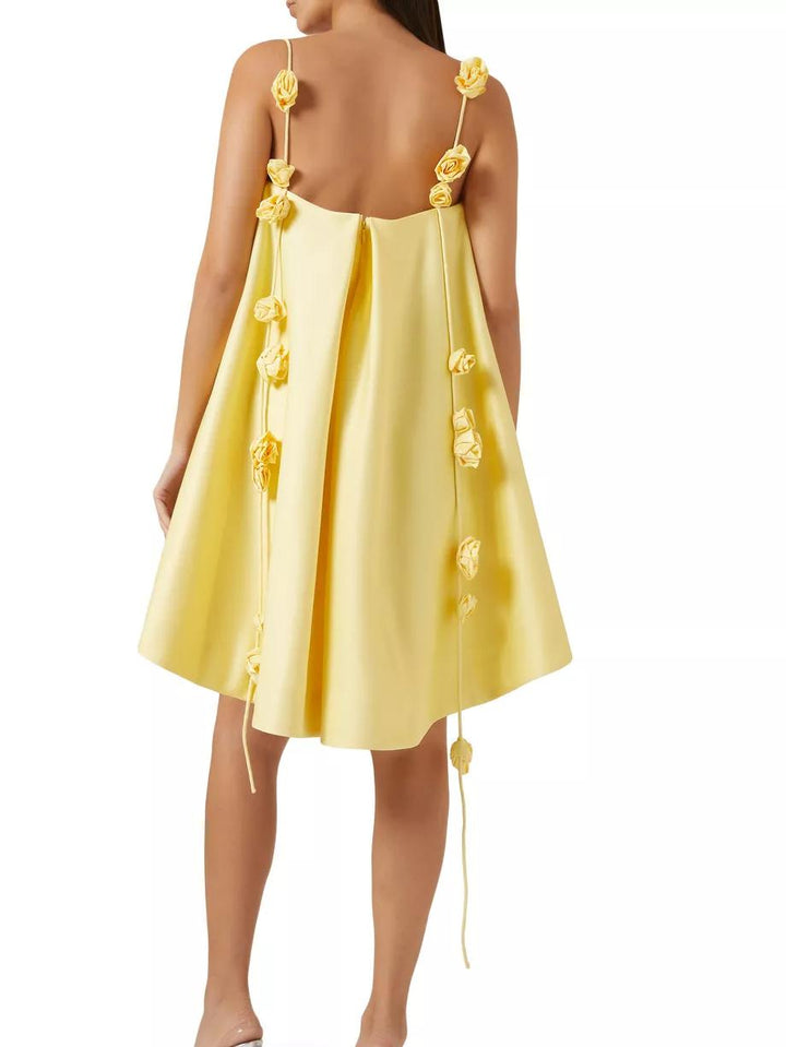 Rückenfreies Minikleid mit 3D-Rosen-Applikationen in Gelb