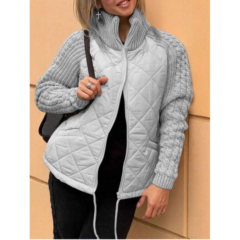 Gemütliche Steppjacke mit Strickärmeln für Damen