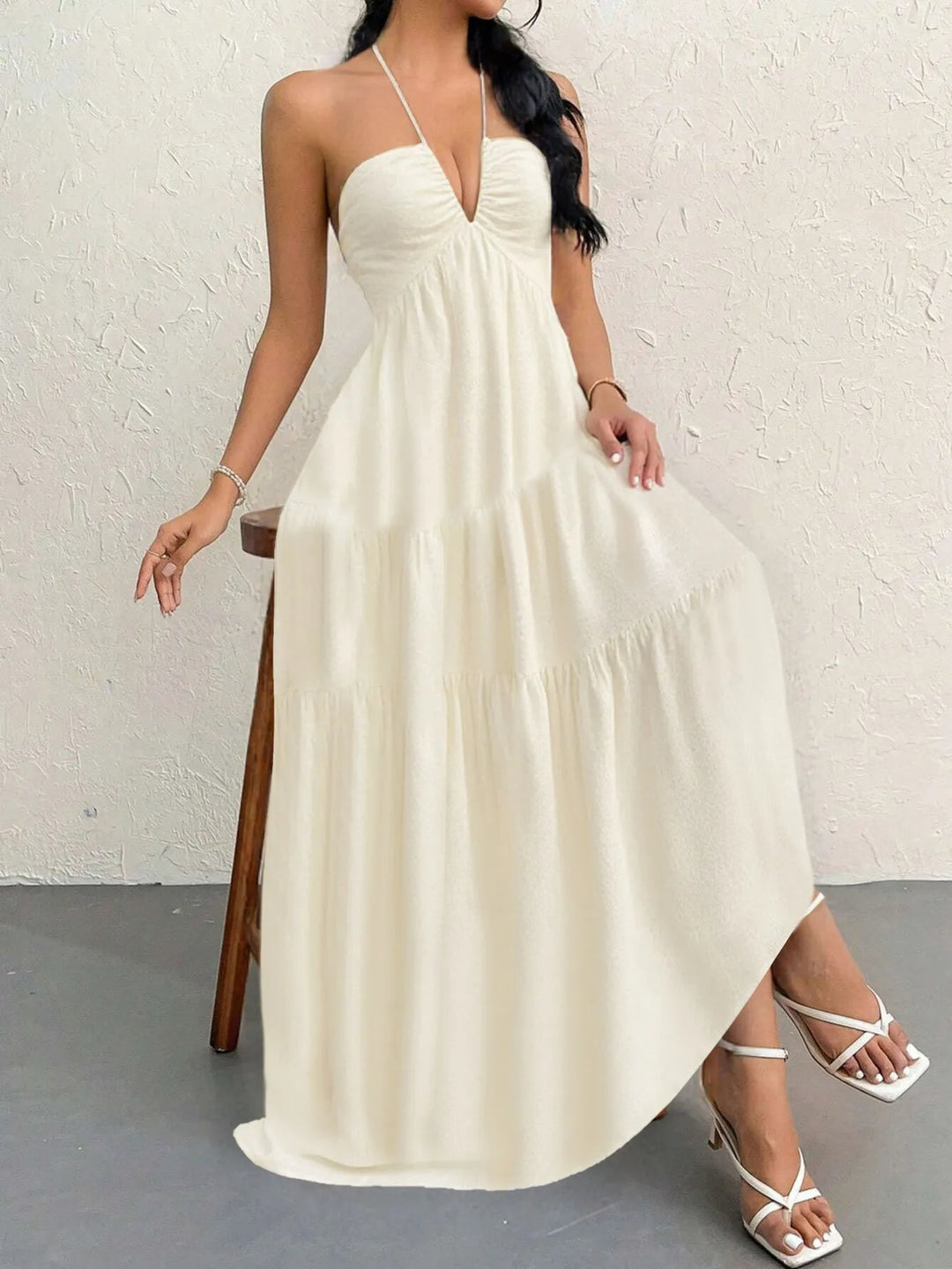 Maxikleid mit Neckholder und Stufen aus transparentem Polyester