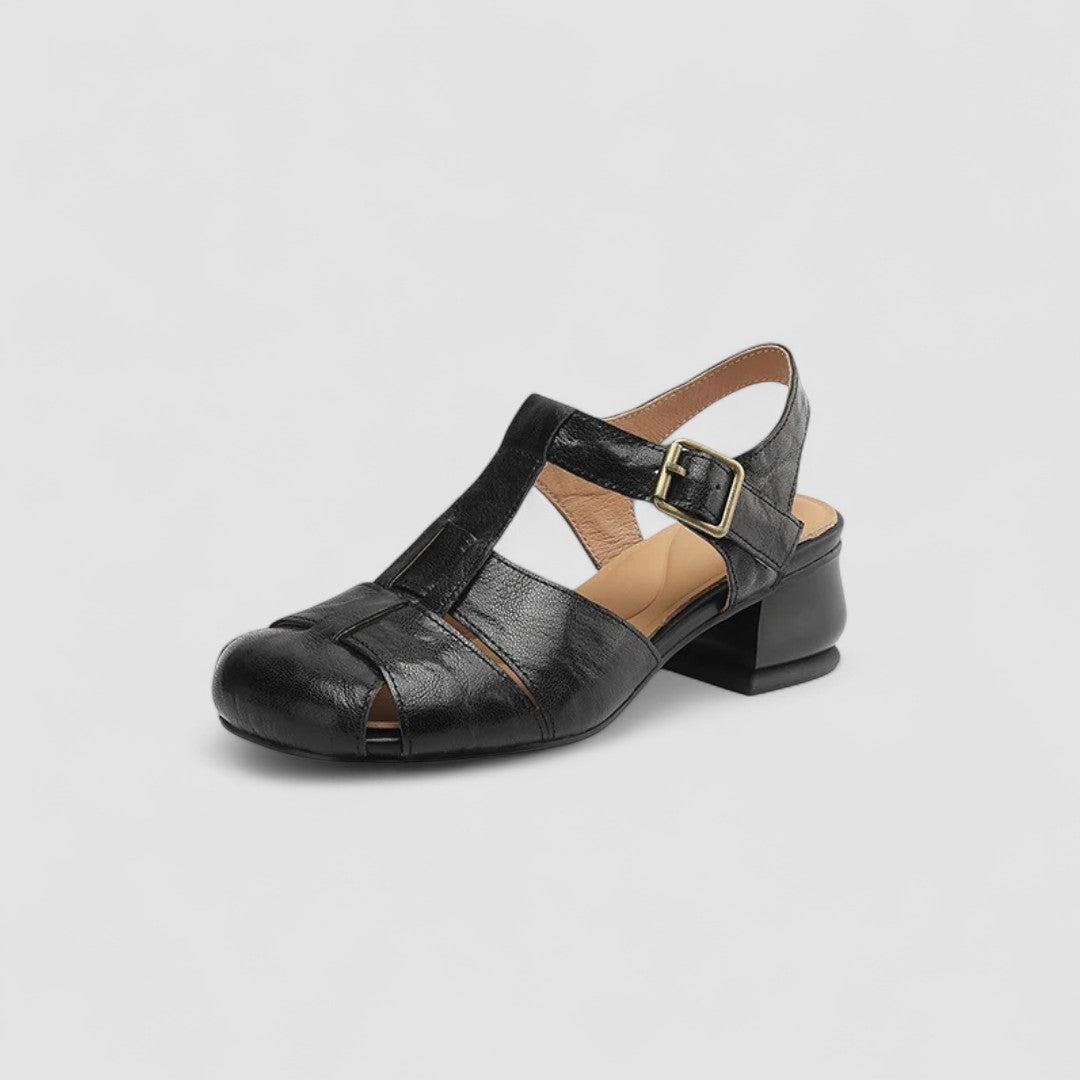 Detailansicht des Riemens an Damen Mary Jane Schuhen
