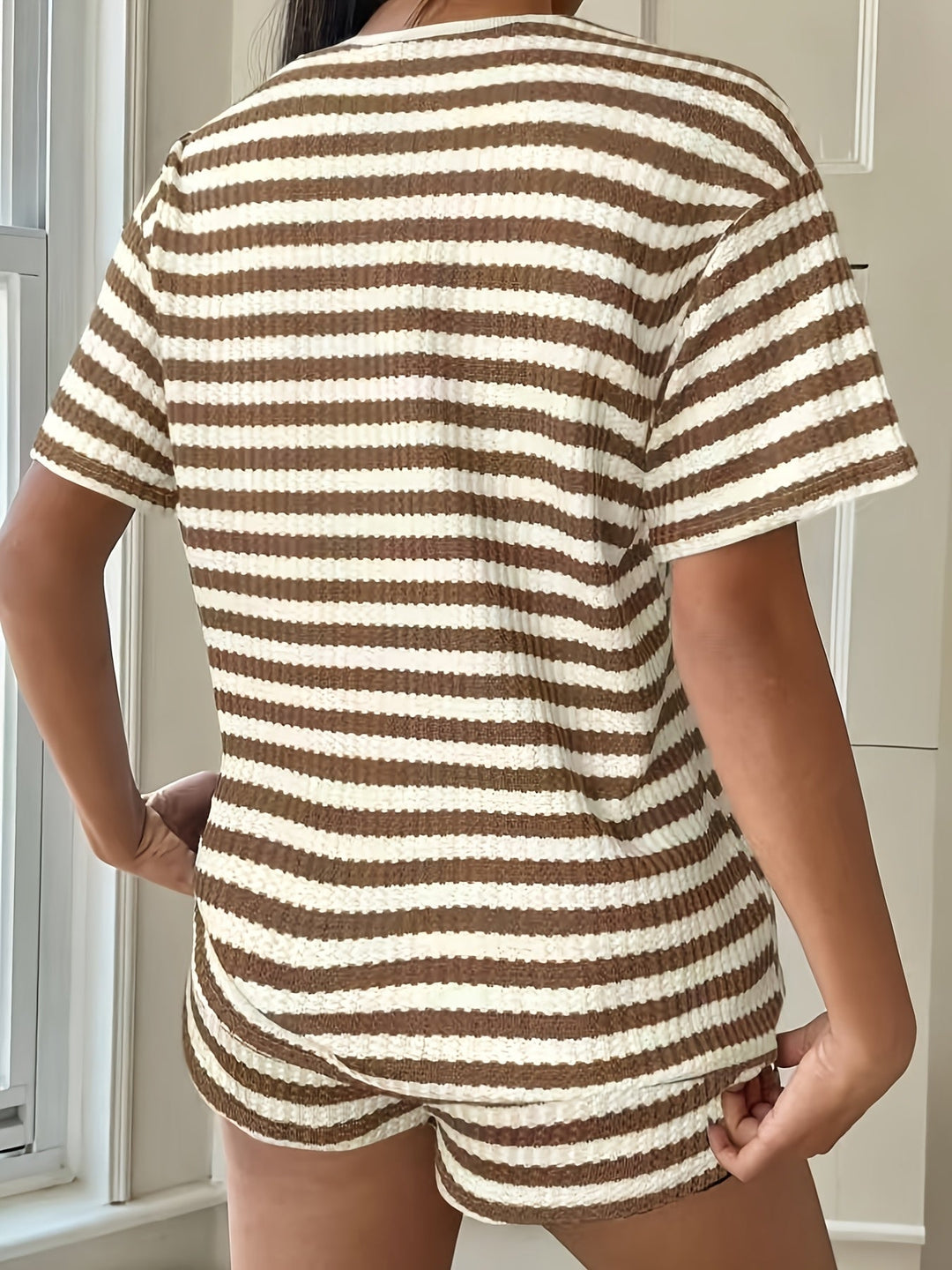 Gestreiftes Rundhals-T-Shirt und Shorts Freizeitset