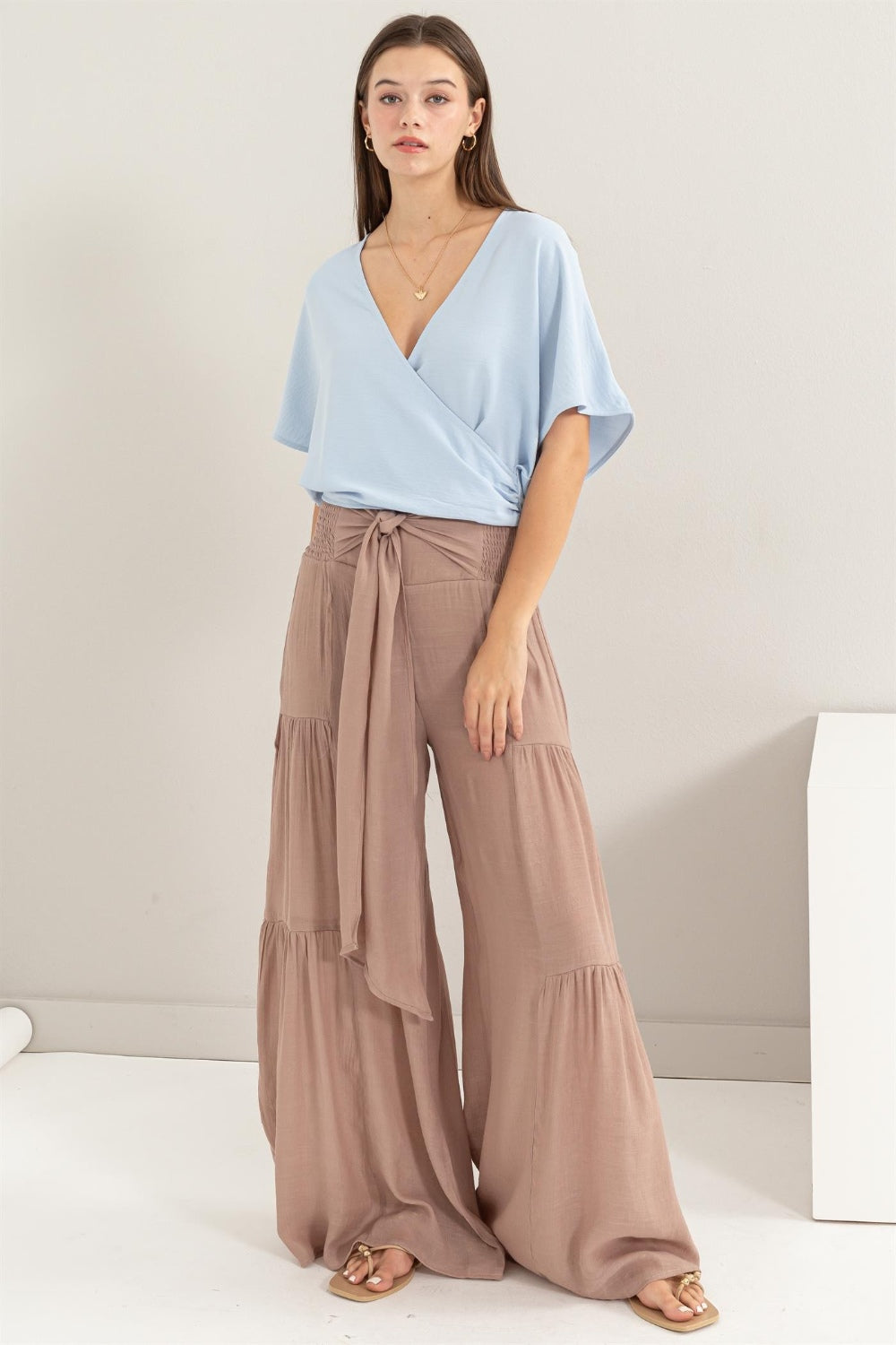Weite Hose mit vorderer Bindung für Damen