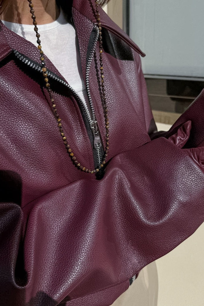 Kurz geschnittene Bikerjacke aus Kunstleder für Damen