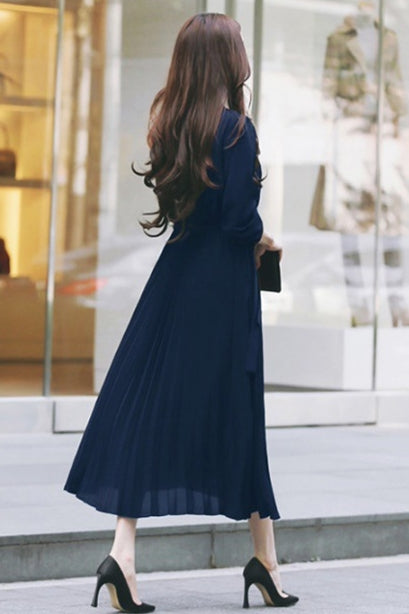Plissiertes Chiffonkleid mit Puffärmeln