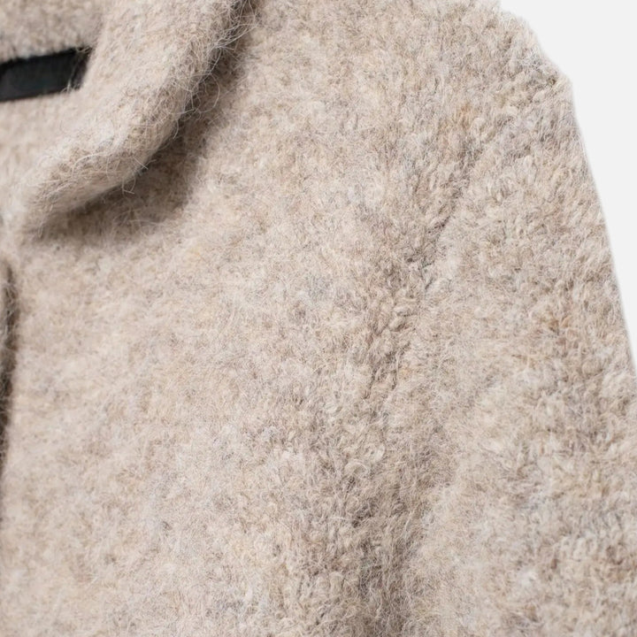 Gemütlicher Strickcardigan mit Blumenmuster für schicke Herbstmode