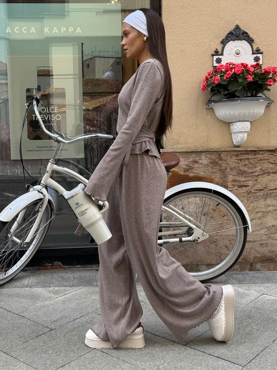 Graues geripptes Strick-Crop-Top und Hose mit weitem Bein Set