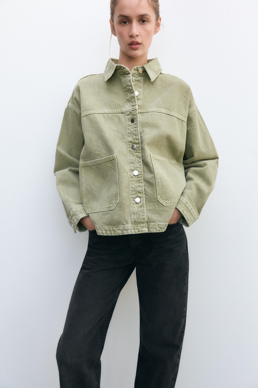 khaki dress and denim jacket 15 Perfect Looks: How to Wear a Denim Jacket with a Dress