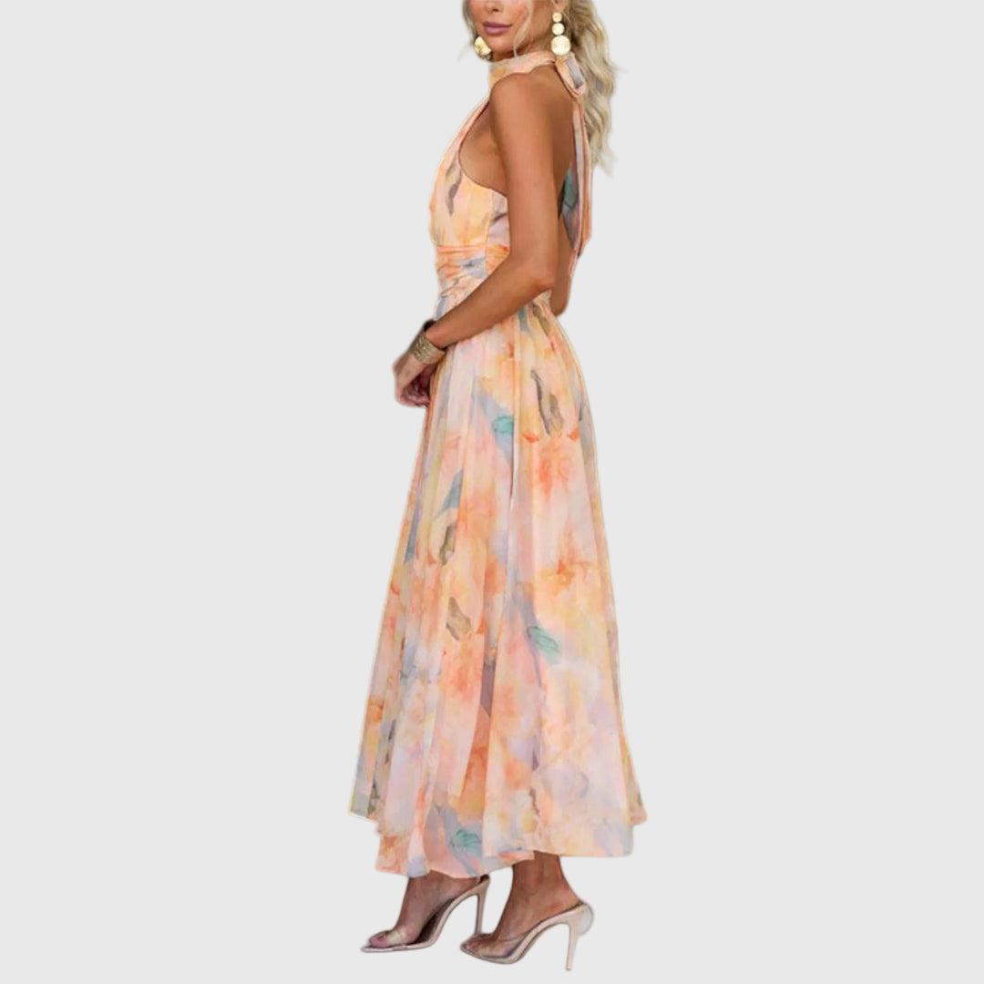Detailansicht des Stoffes mit Farbverlauf am eleganten Damen-Maxikleid
