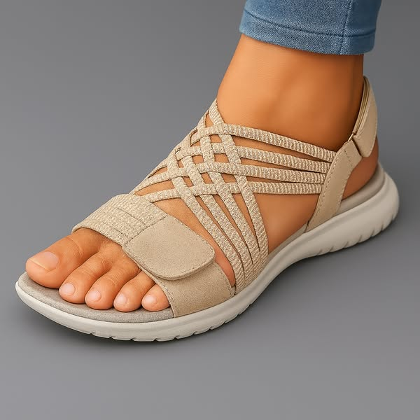 Damen Sandalen für Sommer und Freizeit in schräger Produktansicht