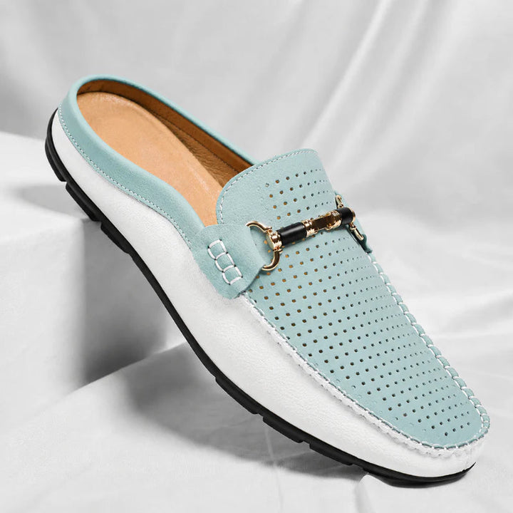 Leichter Damen Slipper mit atmungsaktivem Obermaterial von schräg vorne