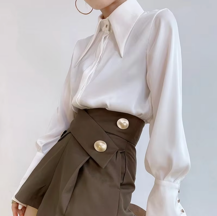 Damen Satinbluse in Uni mit modernem Kragen und Ärmelmanschetten mit Knöpfen