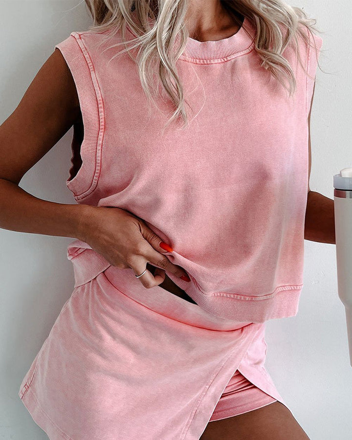 Locker geschnittenes Damen Set mit Tanktop und Shorts für den Sommer