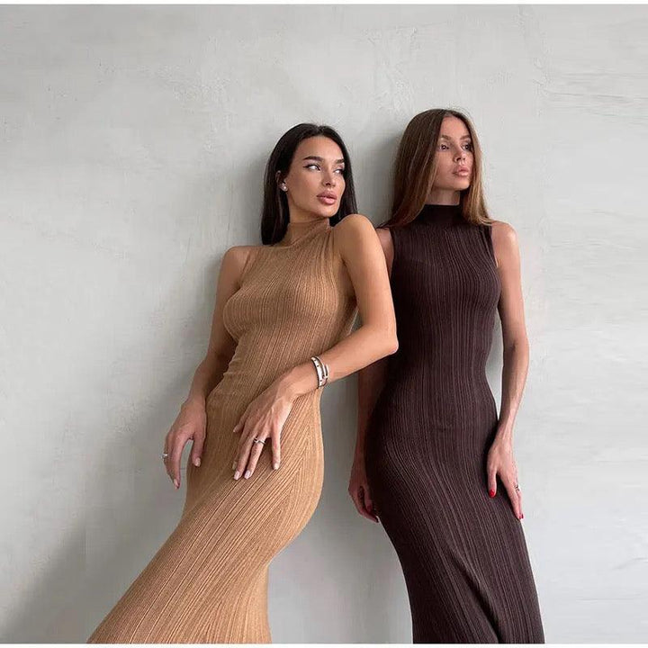 Weiches gestricktes, geripptes Bodycon-Midikleid