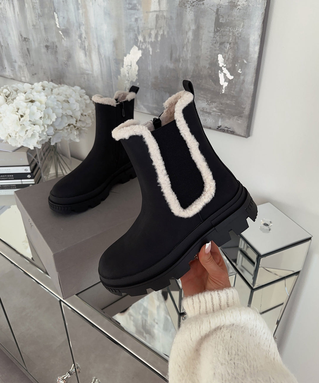 Schicke schwarze Leder-Stiefeletten