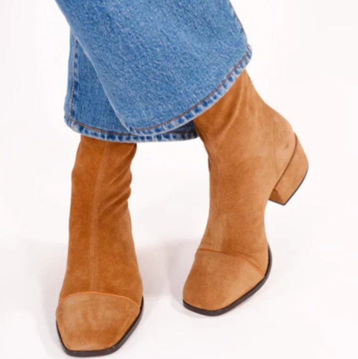 Stilvolle Stiefel mit Absatz