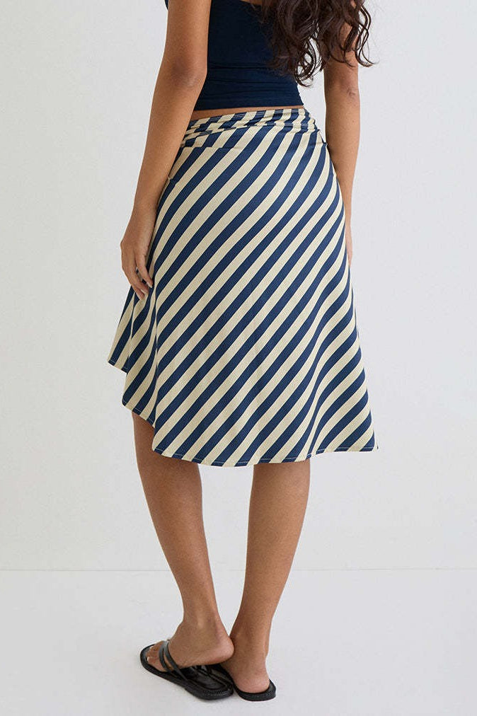 Karierter Midirock für Damen in moderner asymmetrischer Form