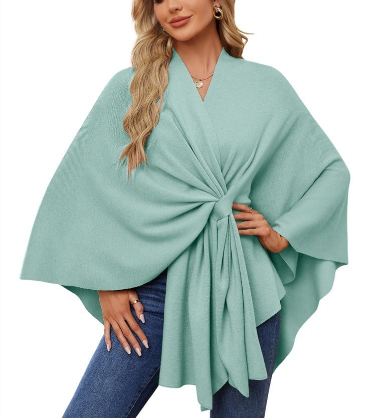Weicher eleganter Schultertuch-Poncho für gemütliches schickes Schichten