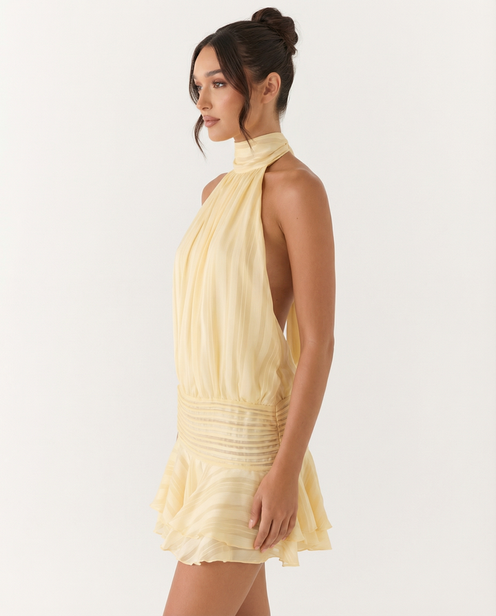 Amoura Chic Mini-Kleid mit fließender Silhouette
